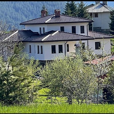 Къща За Гости Меча Стъпка Gela Exteriör bild